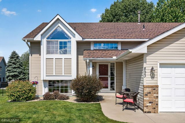 893 Marnie Circle S, Maplewood, MN 55119
