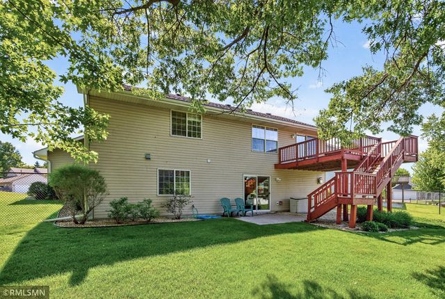 893 Marnie Circle S, Maplewood, MN 55119