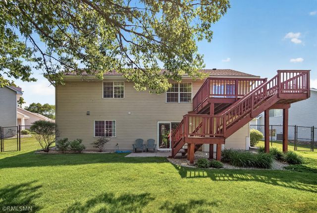 893 Marnie Circle S, Maplewood, MN 55119