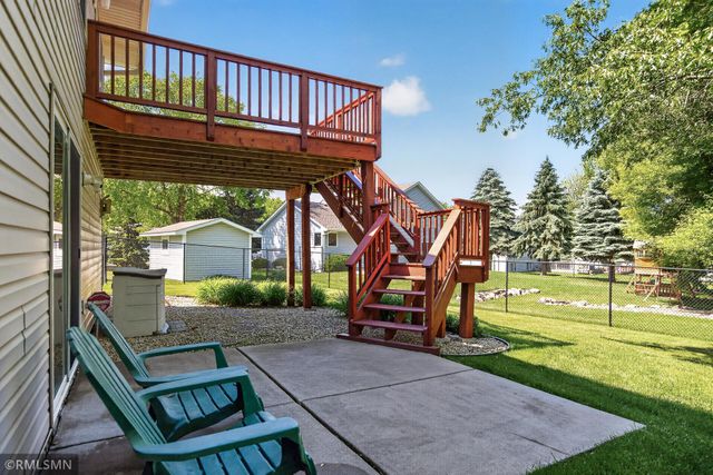 893 Marnie Circle S, Maplewood, MN 55119