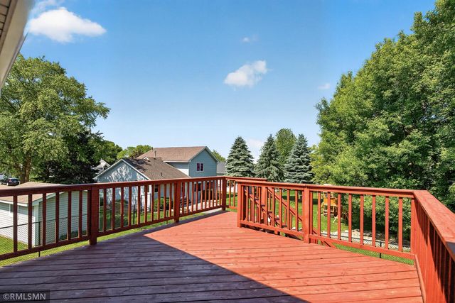 893 Marnie Circle S, Maplewood, MN 55119