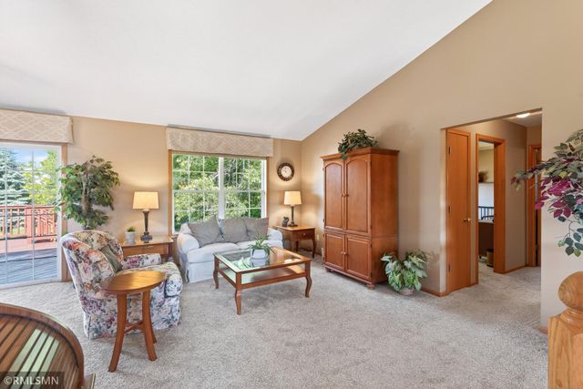893 Marnie Circle S, Maplewood, MN 55119