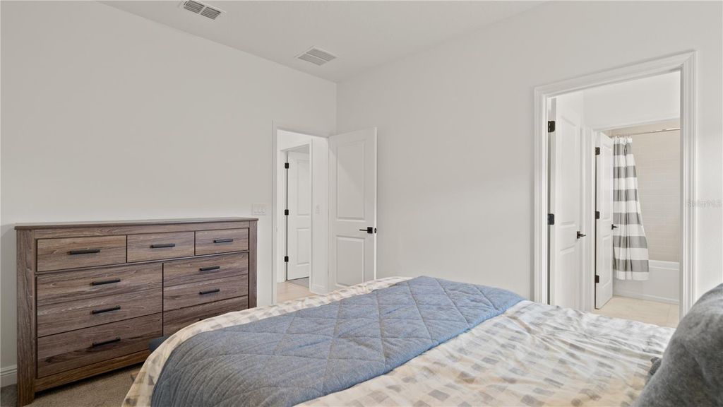 Image 21 of property listing at 15239 LAKE LAMONIA STREET, Winter Garden, FL 34787