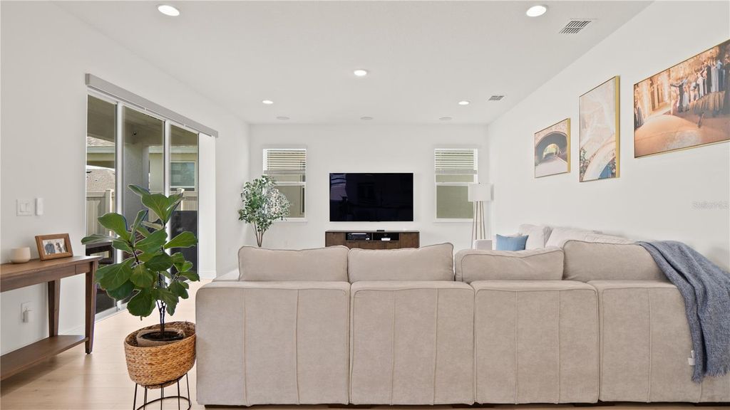 Image 24 of property listing at 15239 LAKE LAMONIA STREET, Winter Garden, FL 34787