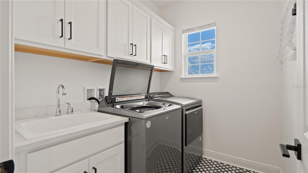 Image 50 of property listing at 15239 LAKE LAMONIA STREET, Winter Garden, FL 34787