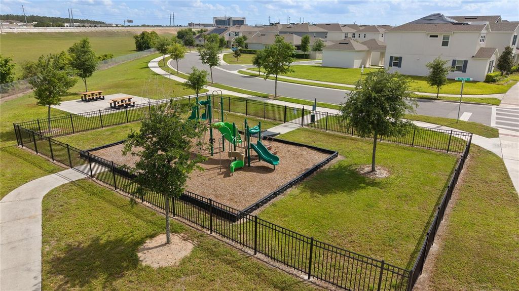 Image 57 of property listing at 15239 LAKE LAMONIA STREET, Winter Garden, FL 34787
