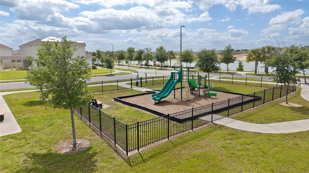 Image 61 of property listing at 15239 LAKE LAMONIA STREET, Winter Garden, FL 34787