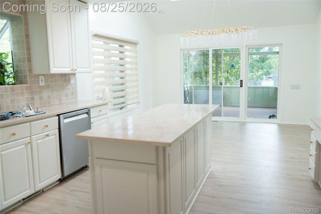31033 Evergreen Court, Farmington Hills, MI 48331