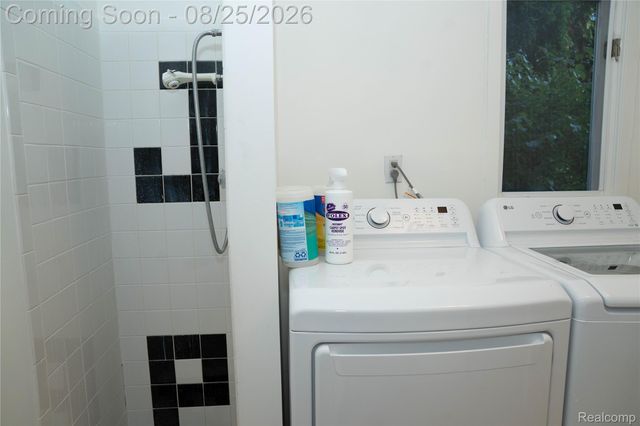 31033 Evergreen Court, Farmington Hills, MI 48331