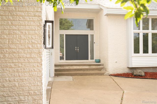 31033 Evergreen Court, Farmington Hills, MI 48331
