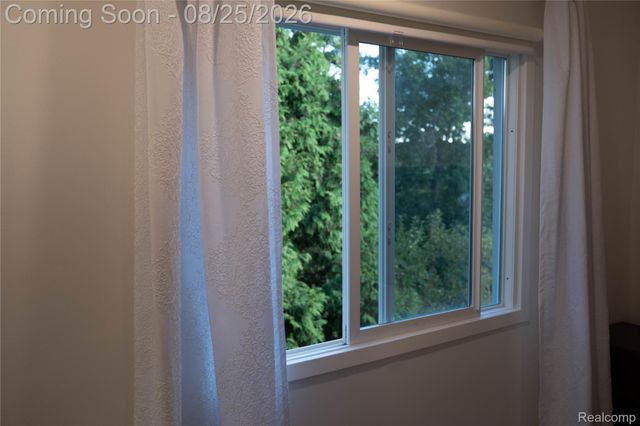 31033 Evergreen Court, Farmington Hills, MI 48331
