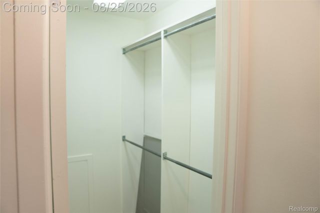 31033 Evergreen Court, Farmington Hills, MI 48331