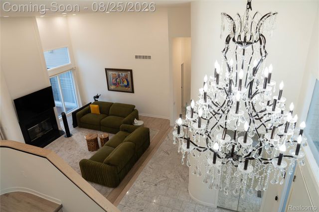 31033 Evergreen Court, Farmington Hills, MI 48331