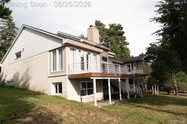31033 Evergreen Court, Farmington Hills, MI 48331