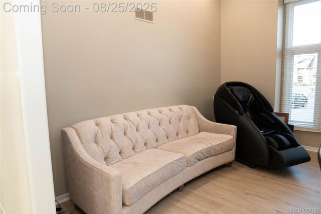 31033 Evergreen Court, Farmington Hills, MI 48331
