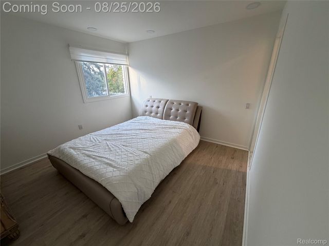 31033 Evergreen Court, Farmington Hills, MI 48331