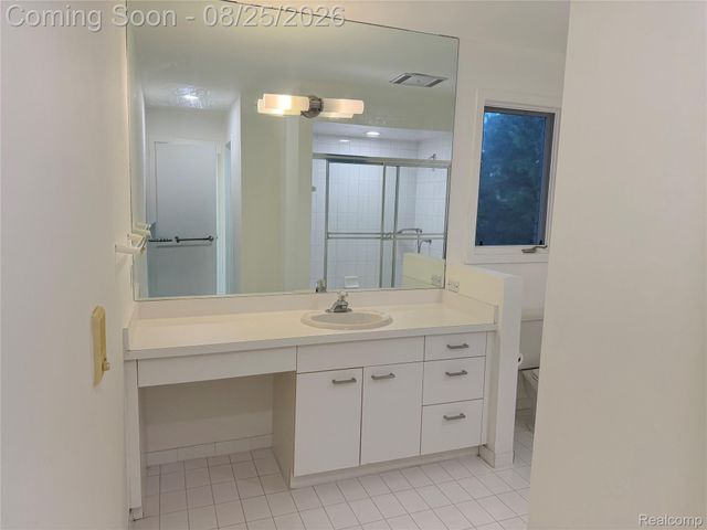 31033 Evergreen Court, Farmington Hills, MI 48331