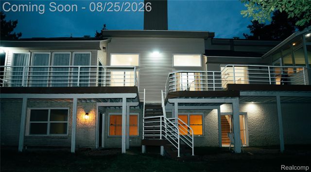 31033 Evergreen Court, Farmington Hills, MI 48331
