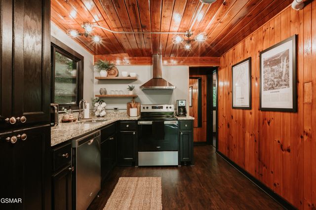 1155 Ski Mountain Road, Gatlinburg, TN 37738