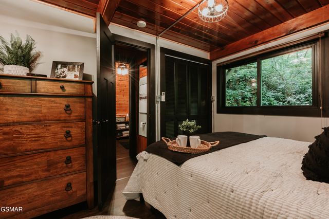 1155 Ski Mountain Road, Gatlinburg, TN 37738