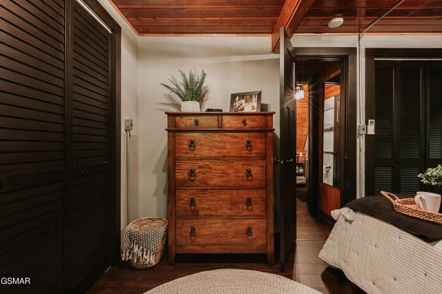 1155 Ski Mountain Road, Gatlinburg, TN 37738