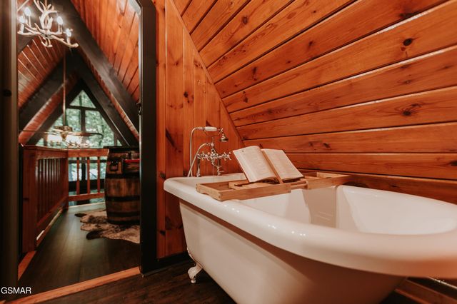 1155 Ski Mountain Road, Gatlinburg, TN 37738