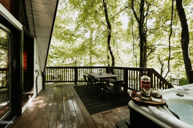 1155 Ski Mountain Road, Gatlinburg, TN 37738