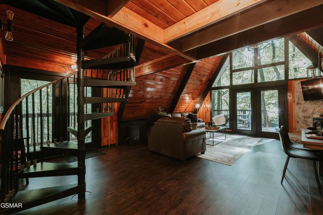 1155 Ski Mountain Road, Gatlinburg, TN 37738