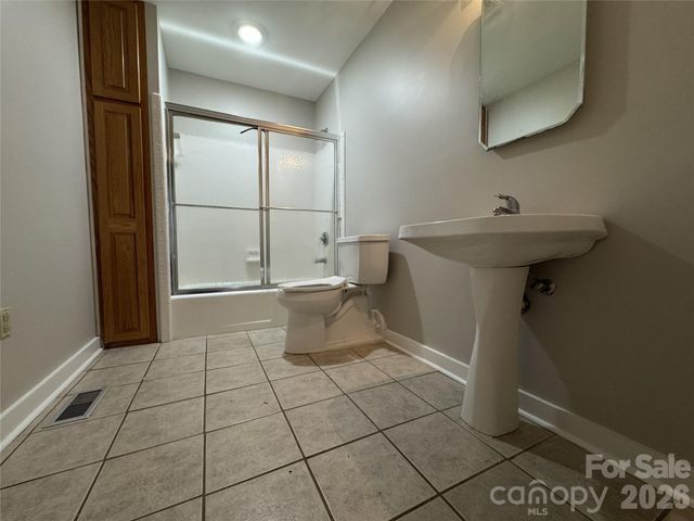 7825 Plott Road, Charlotte, NC 28215