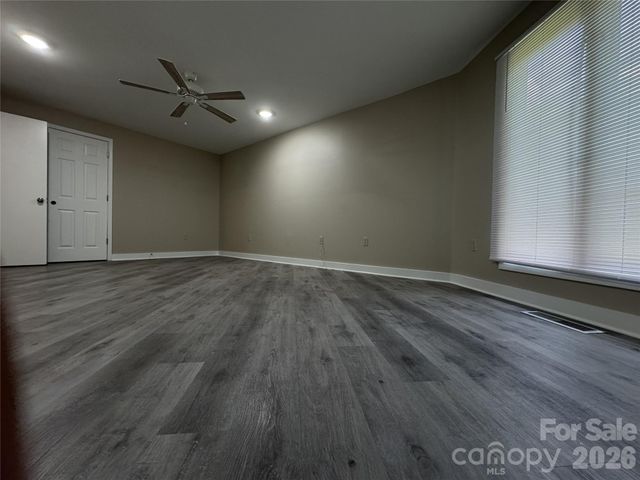 7825 Plott Road, Charlotte, NC 28215
