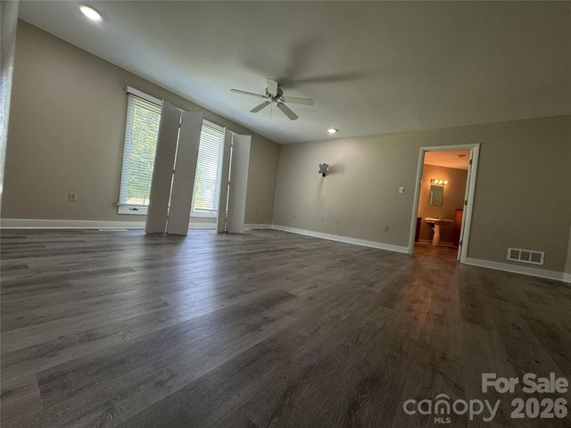 7825 Plott Road, Charlotte, NC 28215