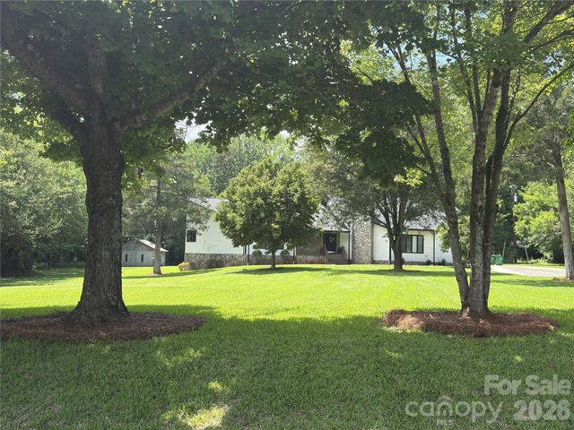 7825 Plott Road, Charlotte, NC 28215