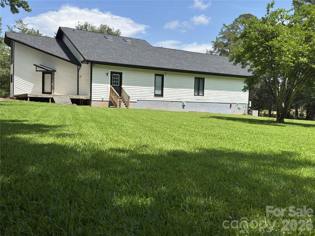 7825 Plott Road, Charlotte, NC 28215