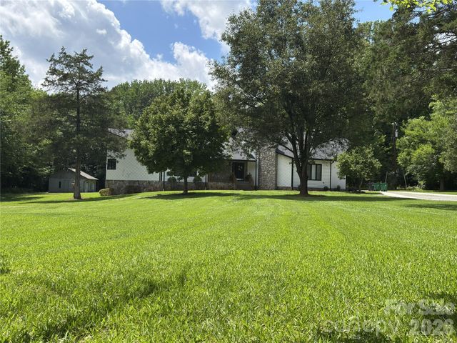 7825 Plott Road, Charlotte, NC 28215