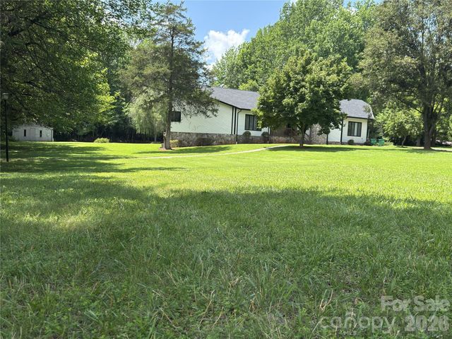 7825 Plott Road, Charlotte, NC 28215