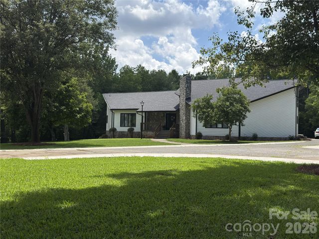 7825 Plott Road, Charlotte, NC 28215