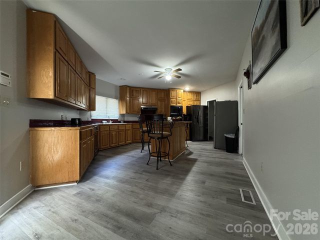 7825 Plott Road, Charlotte, NC 28215