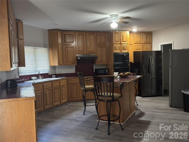 7825 Plott Road, Charlotte, NC 28215
