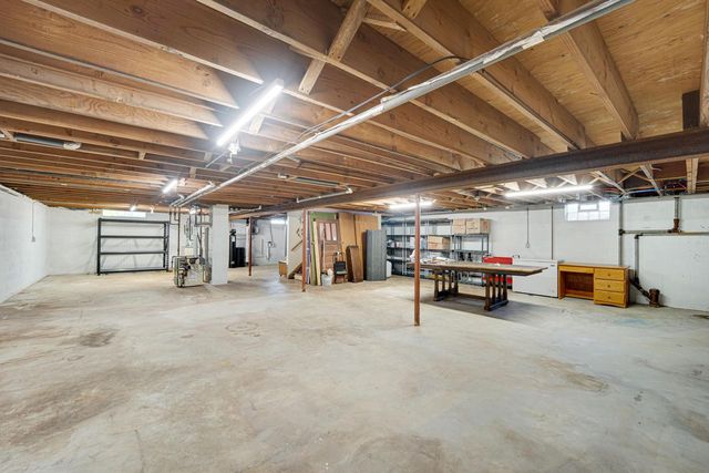 4211 County Road Kw, Port Washington, WI 53074