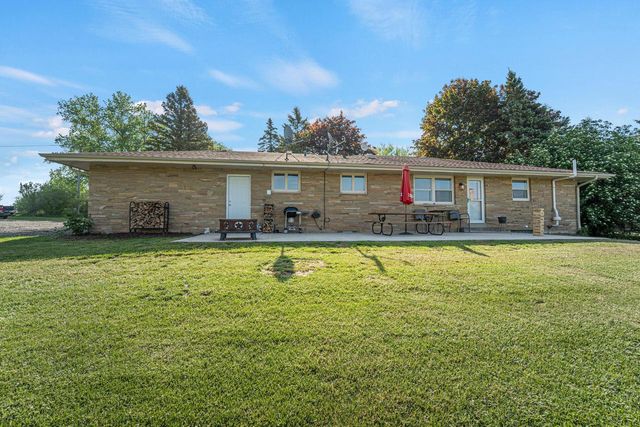 4211 County Road Kw, Port Washington, WI 53074