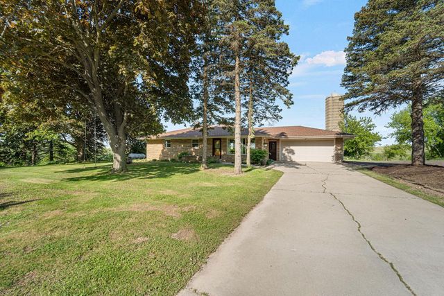 4211 County Road Kw, Port Washington, WI 53074
