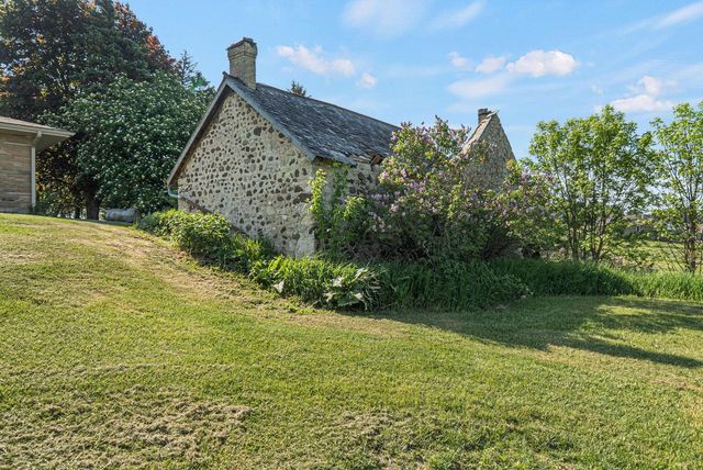4211 County Road Kw, Port Washington, WI 53074