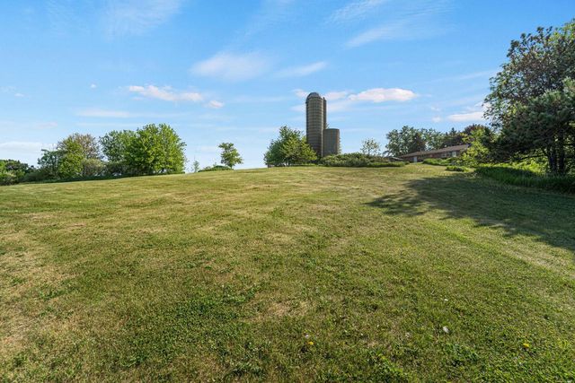 4211 County Road Kw, Port Washington, WI 53074
