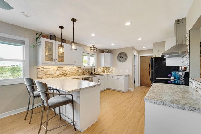4211 County Road Kw, Port Washington, WI 53074