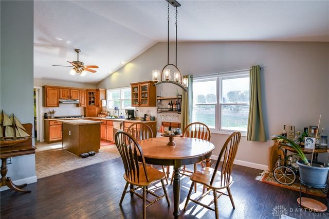 3386 Fairwood Drive, Beavercreek, OH 45432