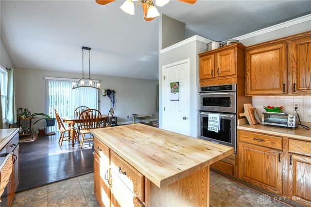 3386 Fairwood Drive, Beavercreek, OH 45432