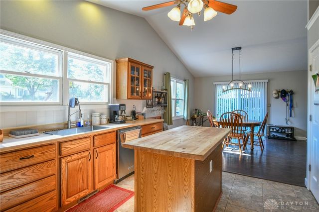 3386 Fairwood Drive, Beavercreek, OH 45432