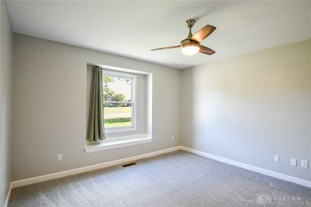 3386 Fairwood Drive, Beavercreek, OH 45432