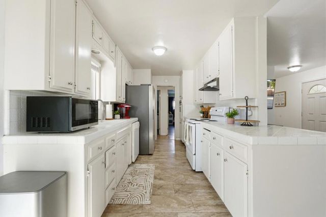 816 Bowen Avenue, Modesto, CA 95350