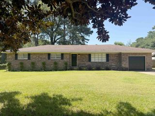 4200 Bridle Path, Marshall, TX 75672